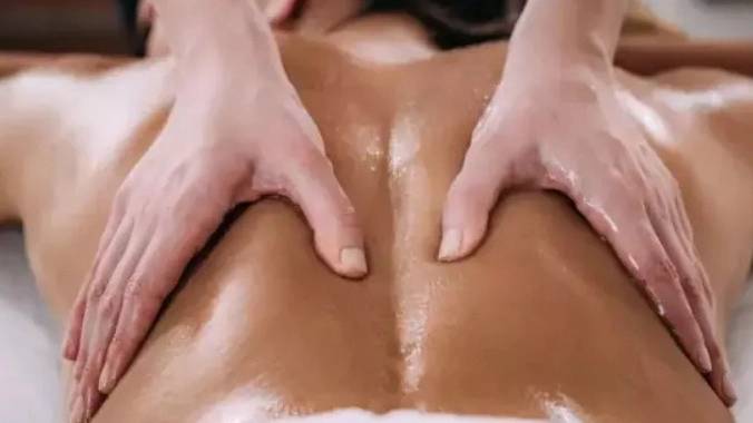 ماساژ درمانی ملل، مرکز سنگ درمانی در بندرعباس